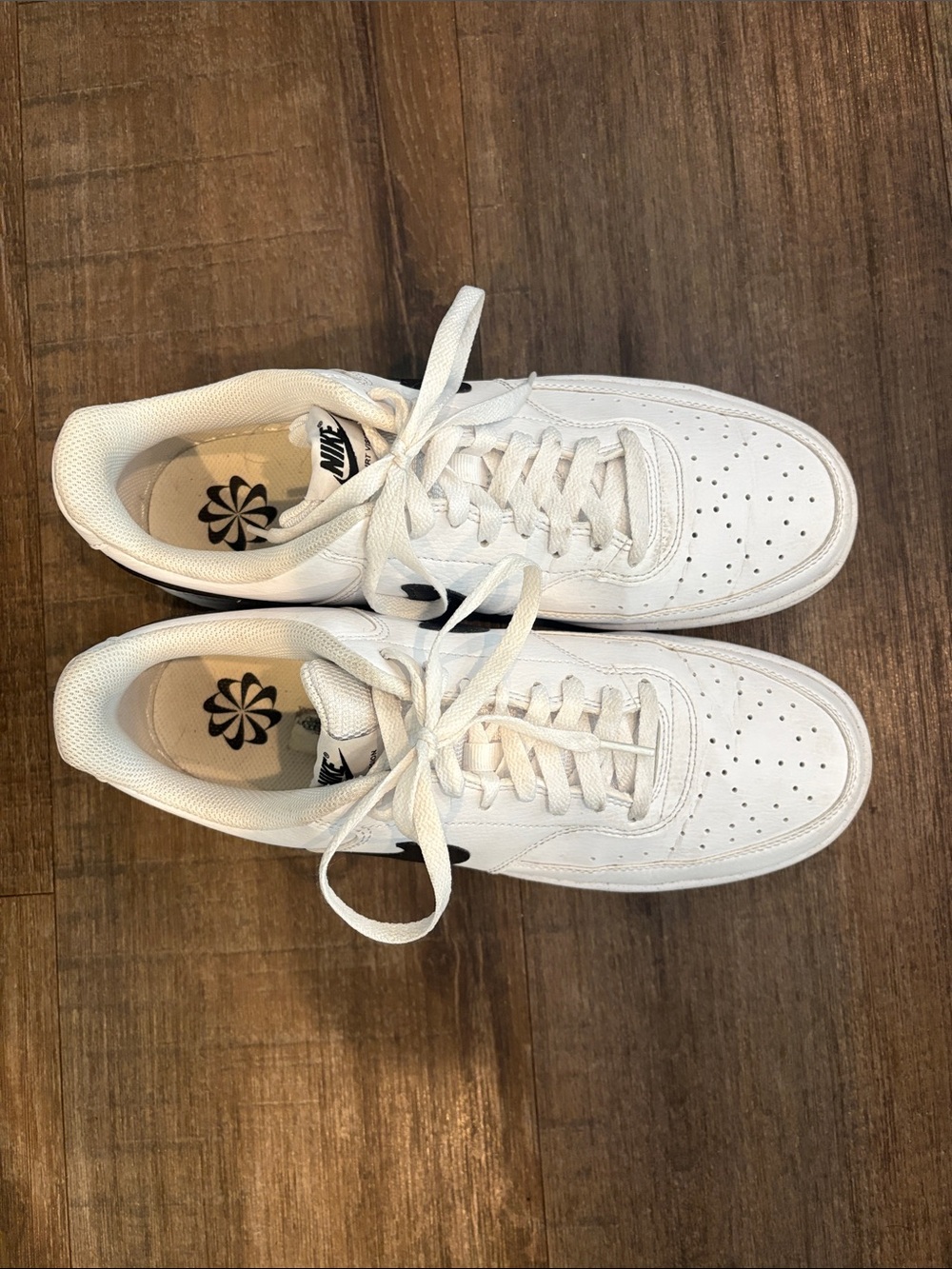 Nike White Low-Top Sneakers with Black Swoosh - Picture 3 of 5